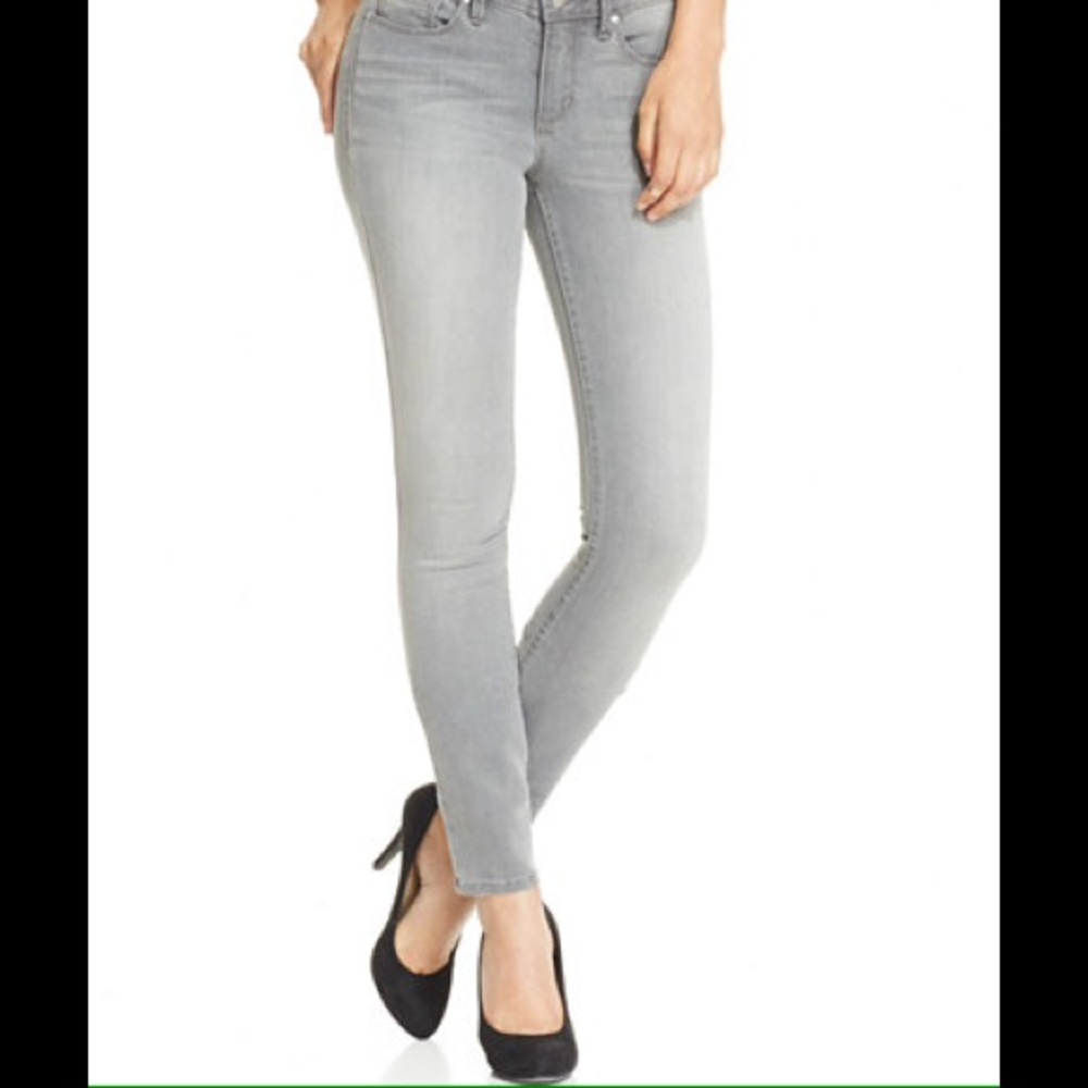 - 🆕🎉HP🎉 👖 JESSICA SIMPSON SKINNY JEANS 🎉